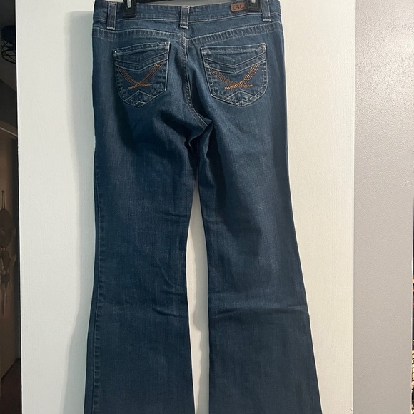 GLO Women's Dark flare Blue Jeans size 9 long - Picture 3 of 3